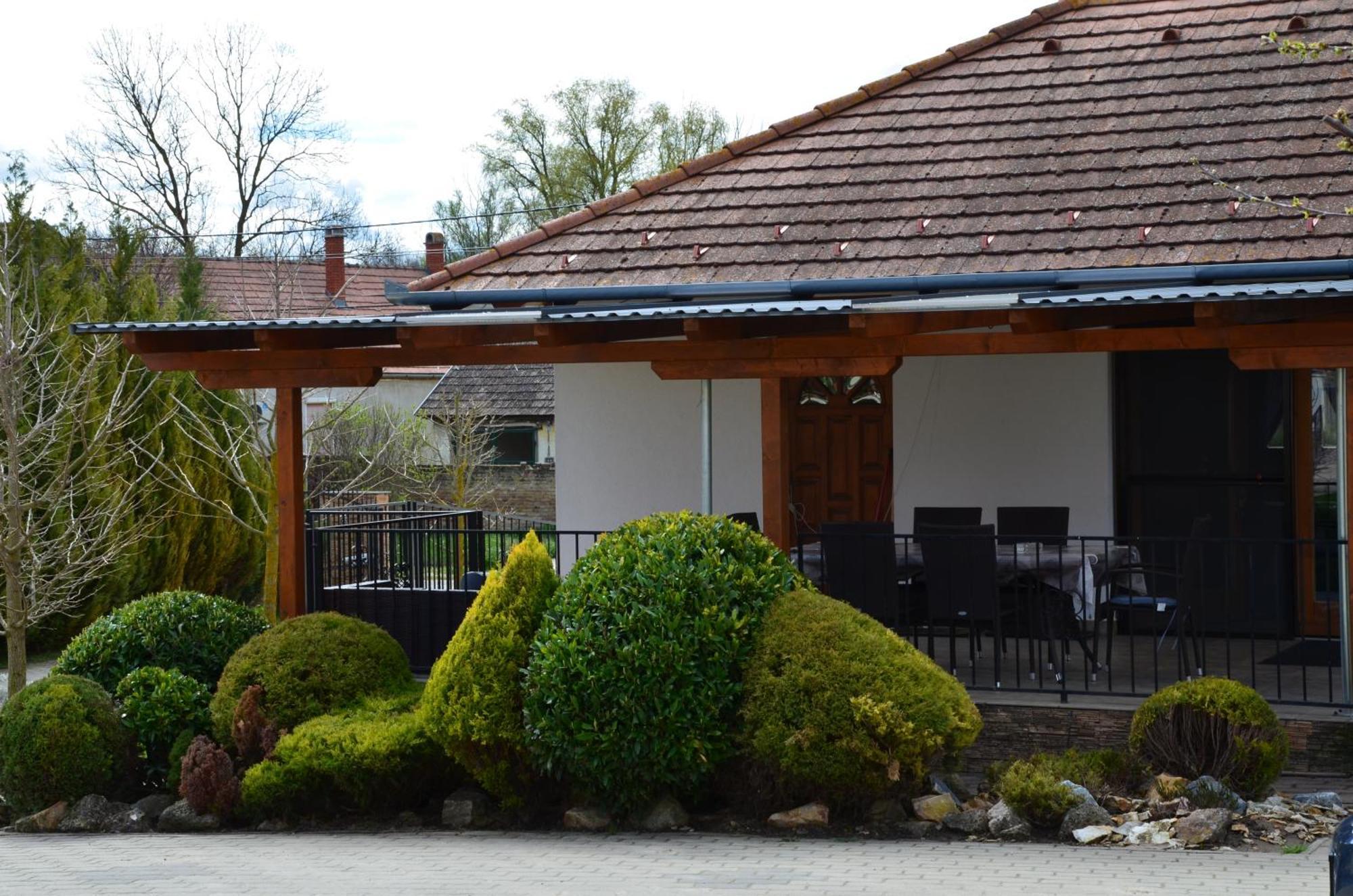 Hotel Kerekerdo Vendeghaz à Kisszékely Extérieur photo