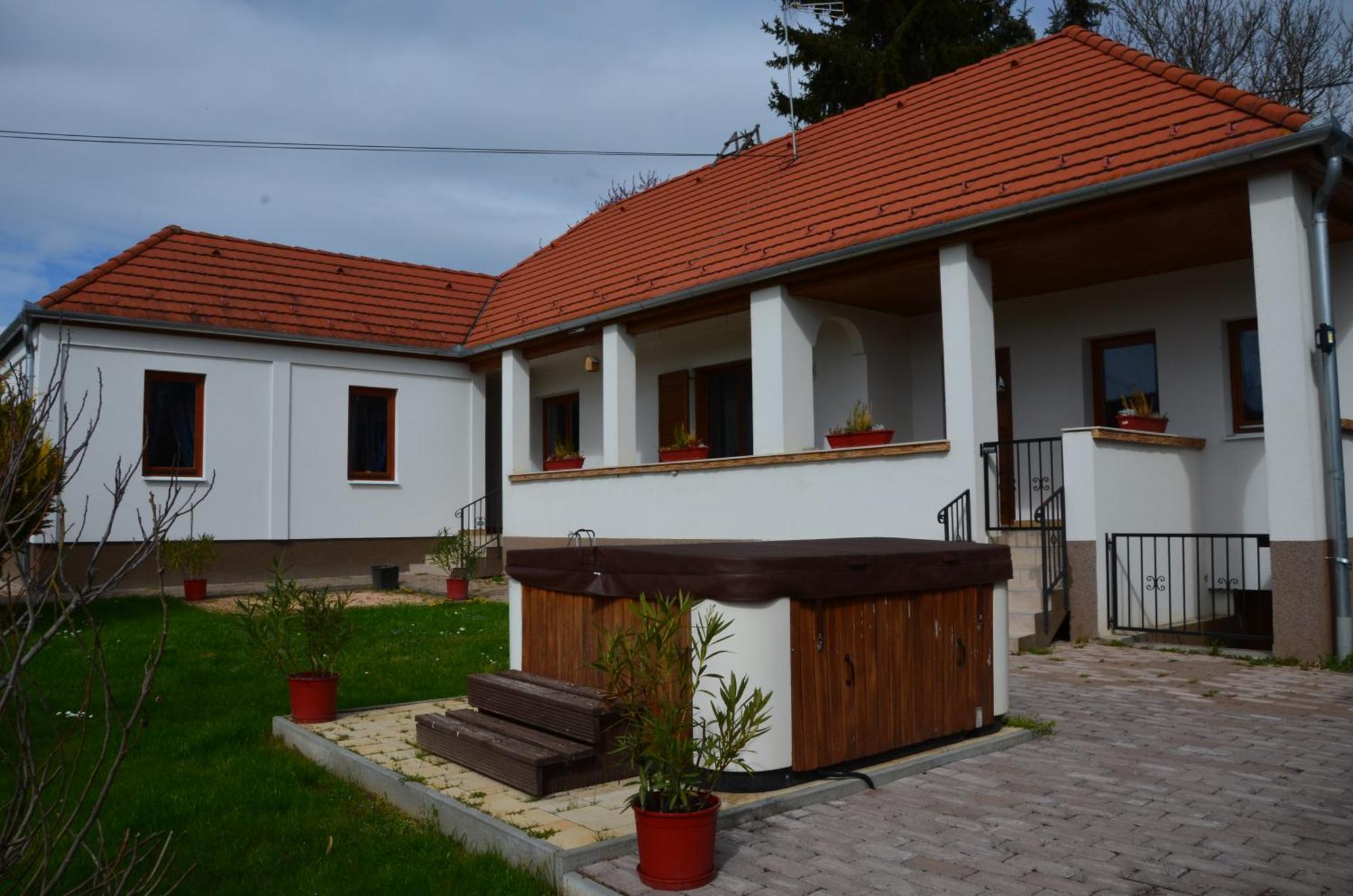 Hotel Kerekerdo Vendeghaz à Kisszékely Extérieur photo